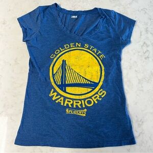Women’s Golden State Warriors V-Neck T-Shirt. Size Large